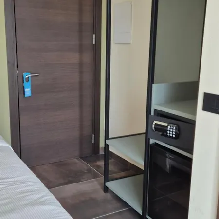 V7 Otel Milano